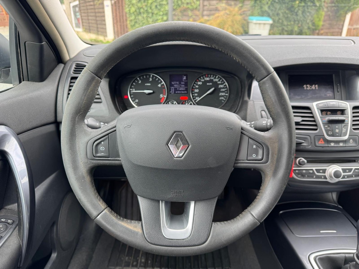 RENAULT Laguna III 1.5 dCi Black Edition - Révisée - Garantie