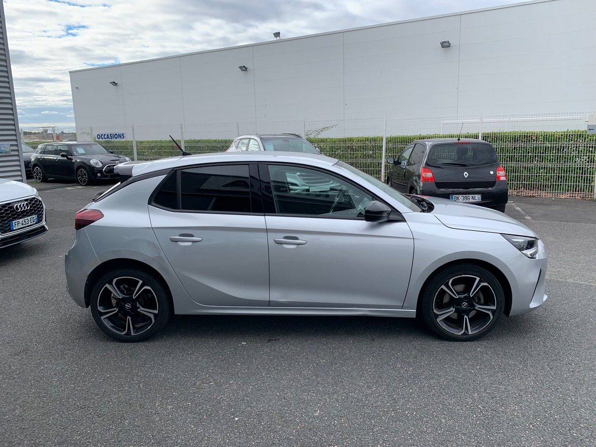 Opel Corsa 100 | Apple car play | Régulateur vitesse | | Reconnaissance des panneaux | Climatisation