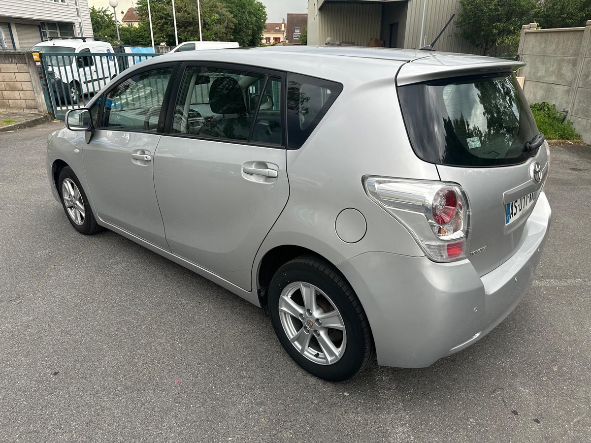 Toyota Verso 2.0 D-4D 128 CV  1er main 7 pls 4XCB