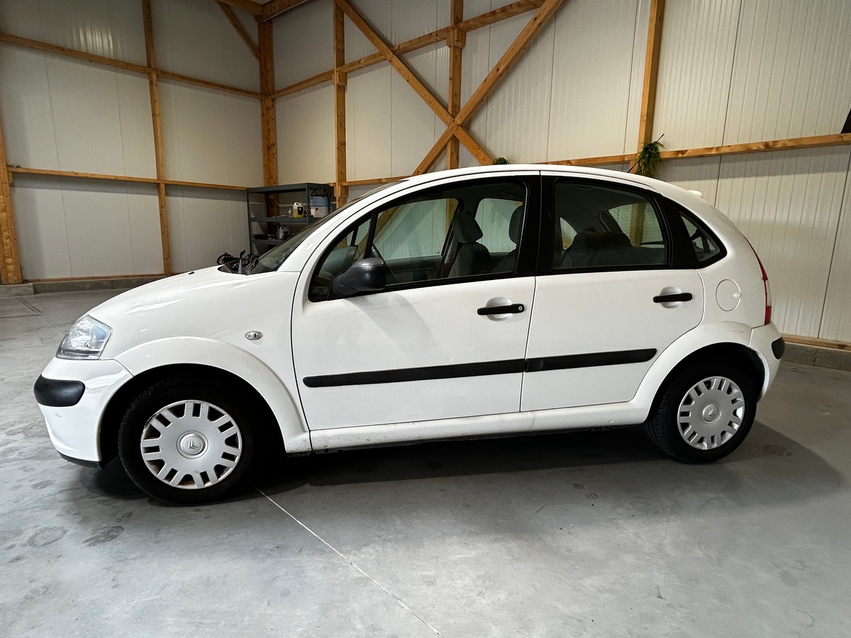 Citroën C3 1.4i 75 cv / 1ERE MAIN / VIDANGE ET DISTRIBUTION NEUVE / GARANTIE