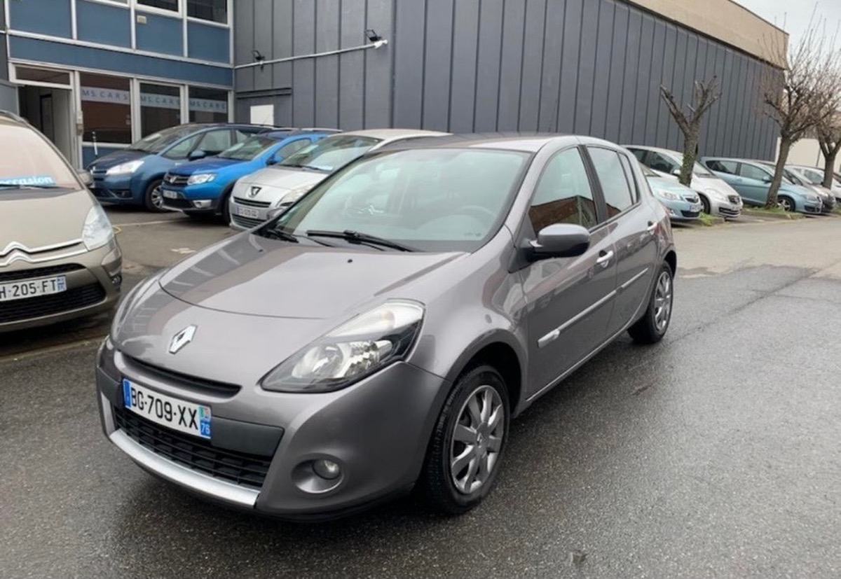 RENAULT Clio 1.5 DCI 75 CV Tom -Tom 4XCB