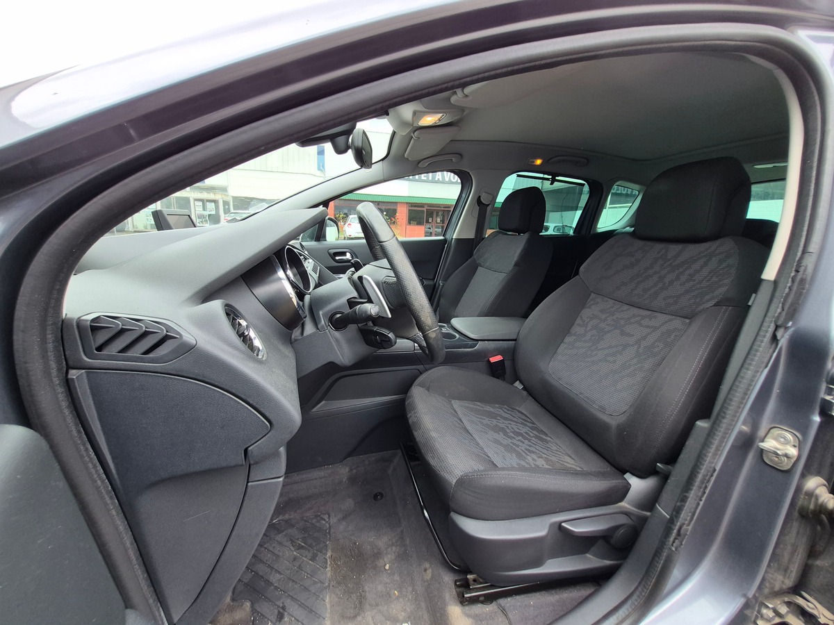Peugeot 3008 1.6 HDI 16V 112ch FAP BMP6 Blue Lion Premium Pack