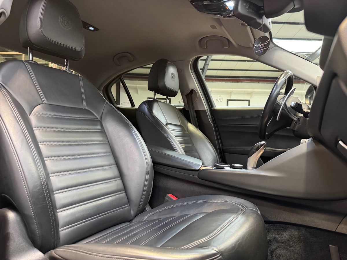 Alfa Romeo Giulia VELOCE 2.2 JTD Q4 AT8 210CV CAM/SIEGE ET VOLANT CHAUFFANT SUIVIT COMPLET N