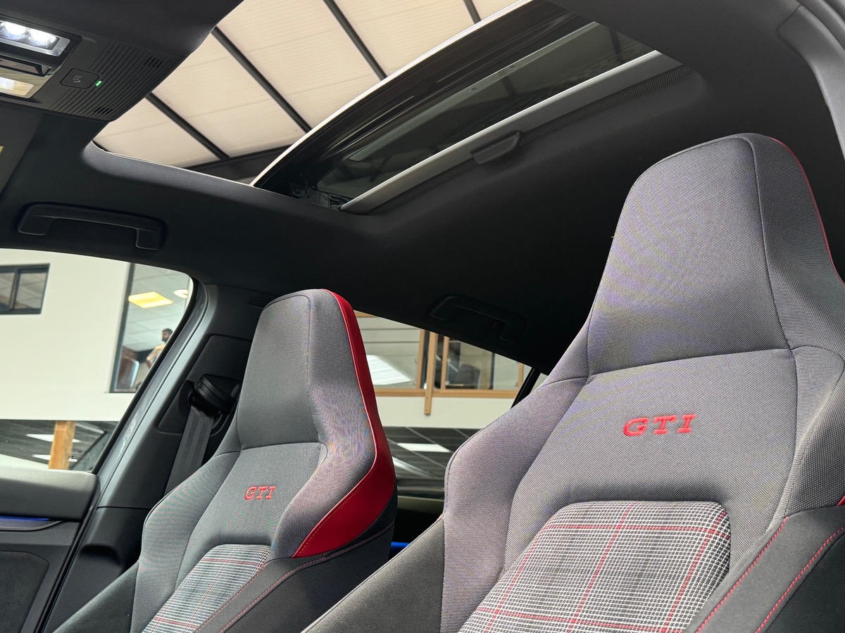 Volkswagen Golf VIII GTI 2.0L TSi 245CV DSG7 - GARANTIE VW - TO/CARPLAY/SIEGES CHAUFFANTS