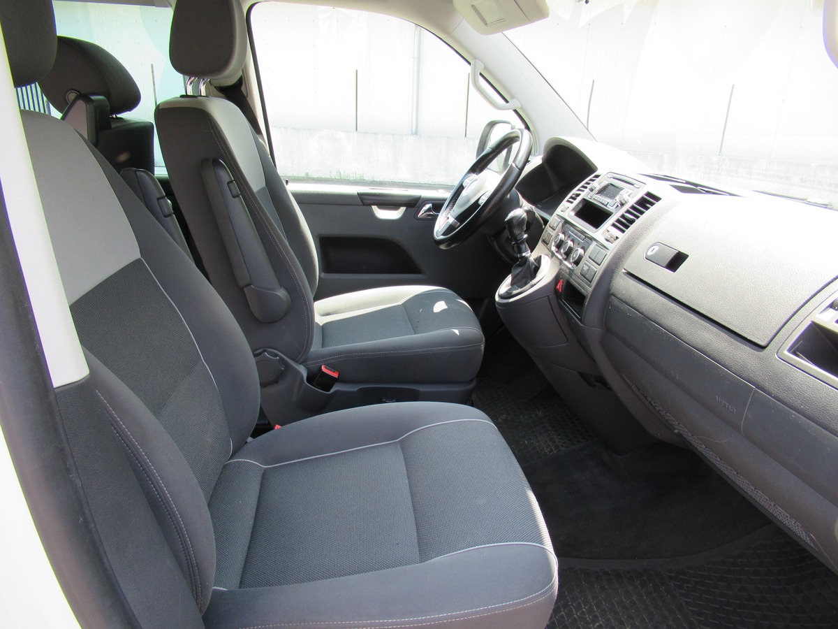 Volkswagen Multivan T5 2.0 TDI 140 TOIT RELEVABLE