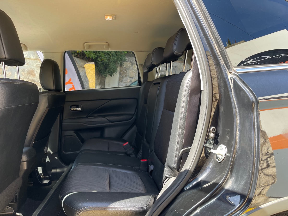 Mitsubishi Outlander 2.2 DID 150 CV 4WD / 7 Places / Caméra / GPS /