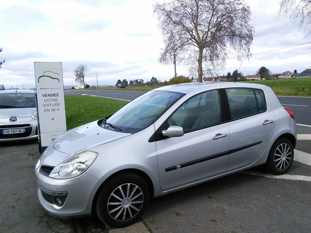 RENAULT Clio III 5 Portes 1.5 dCi 86 cv Privilege CLIM - distribution faite