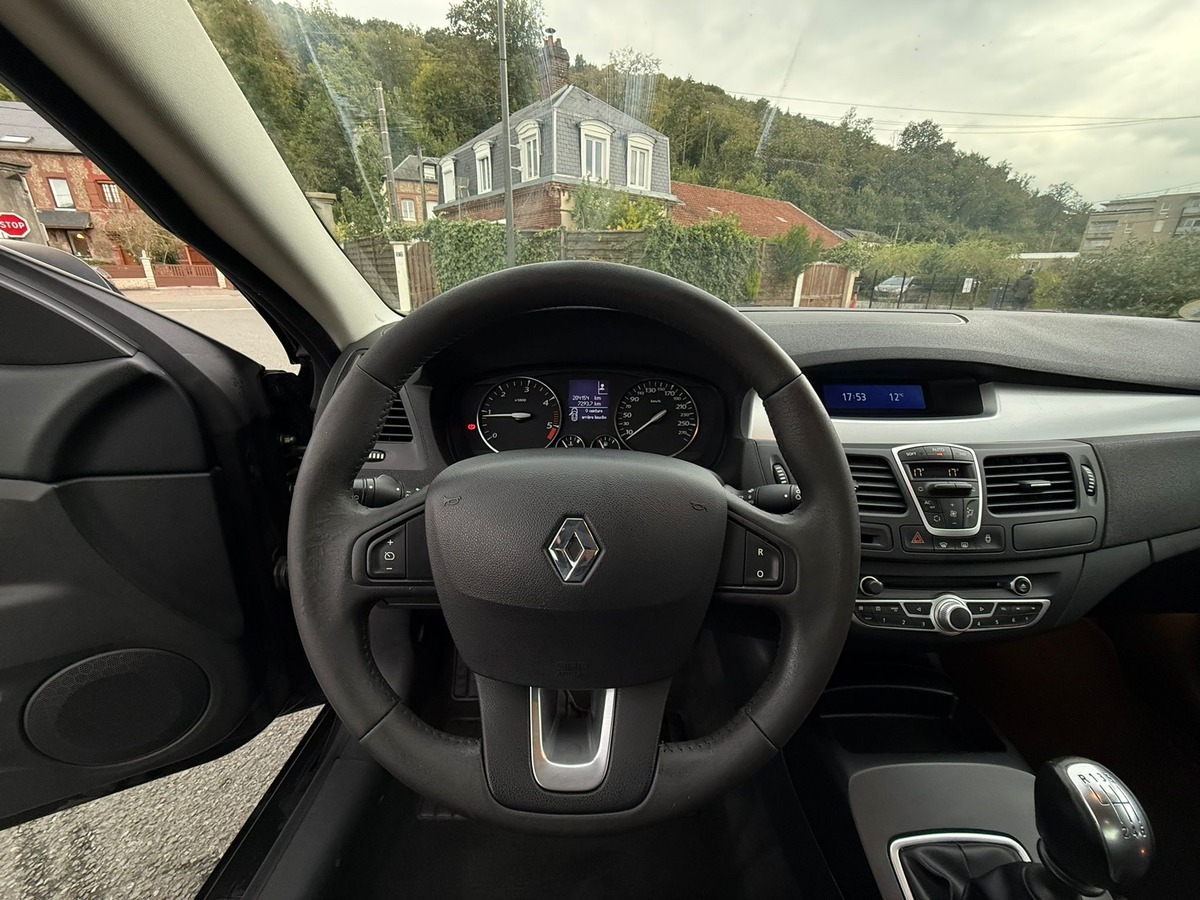 RENAULT Laguna Coupé 2.0 DCI BLACK EDITION / REVISEE / GARANTIE