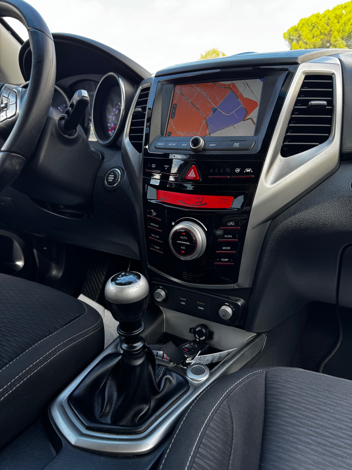 Ssangyong Tivoli 160 E-XDI 115 CV 2WD URBAN +   /  CAMÉRA  /  ACCES MAIN LIBRE  /  MOTEUR A CHAINE