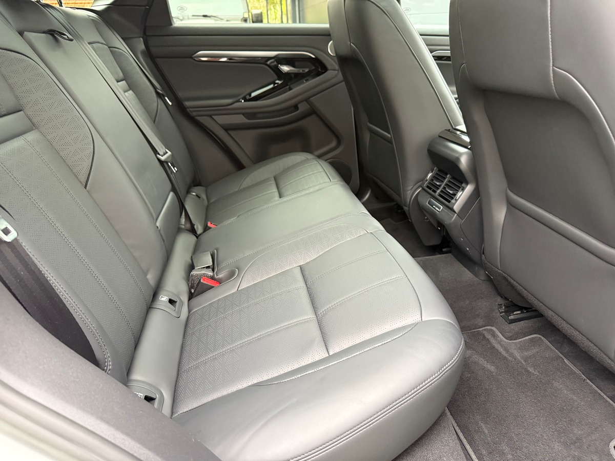 LAND ROVER EVOQUE P300E PHEV AWD R-DYNAMIC HSE / TVA / FRANCAIS / 1ERE MAIN / 18328 KMS
