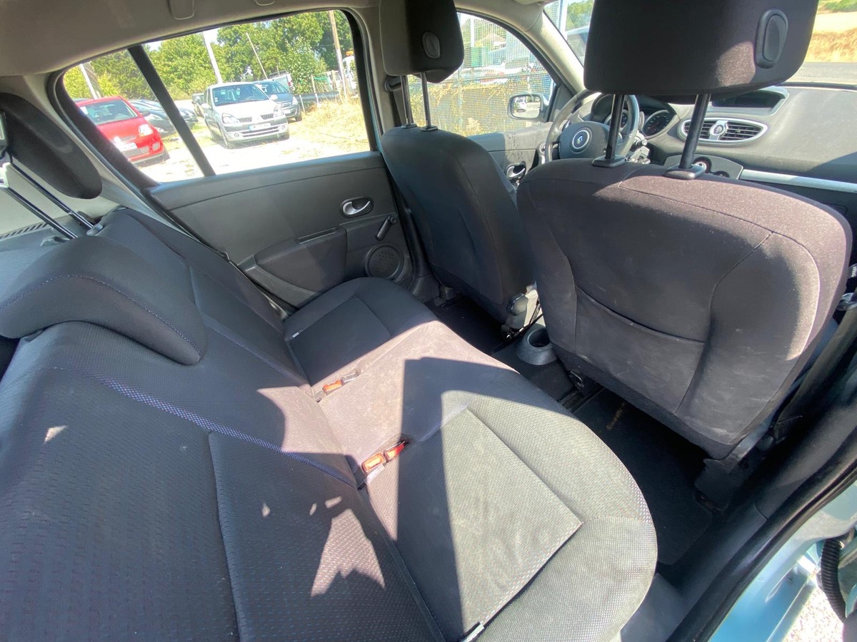 RENAULT Clio III 1.6 16v 110cv boite auto 172000km
