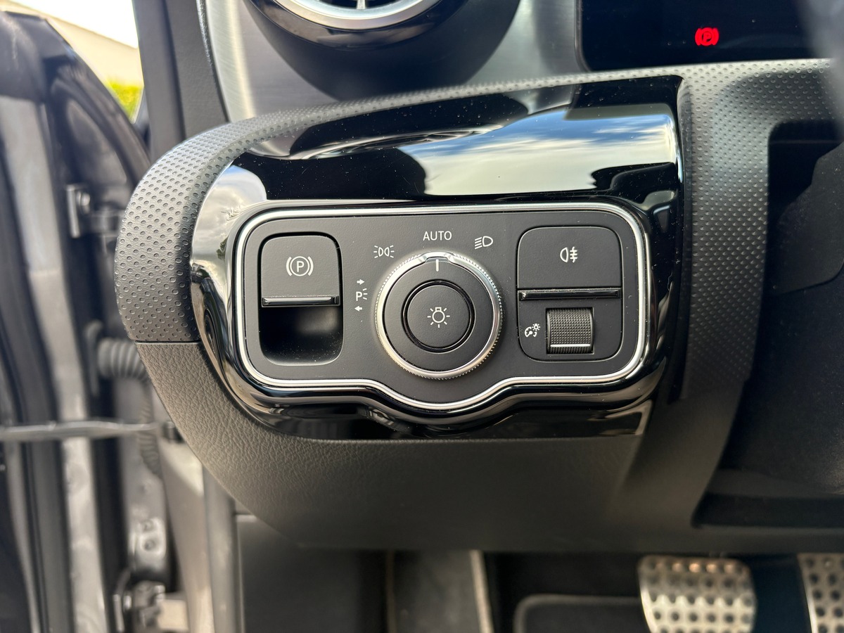 Mercedes Benz CLA 200 d AMG LINE