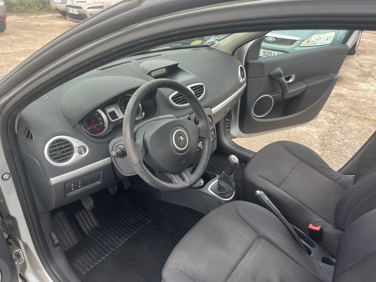 RENAULT Clio 1.2 16v 101548km