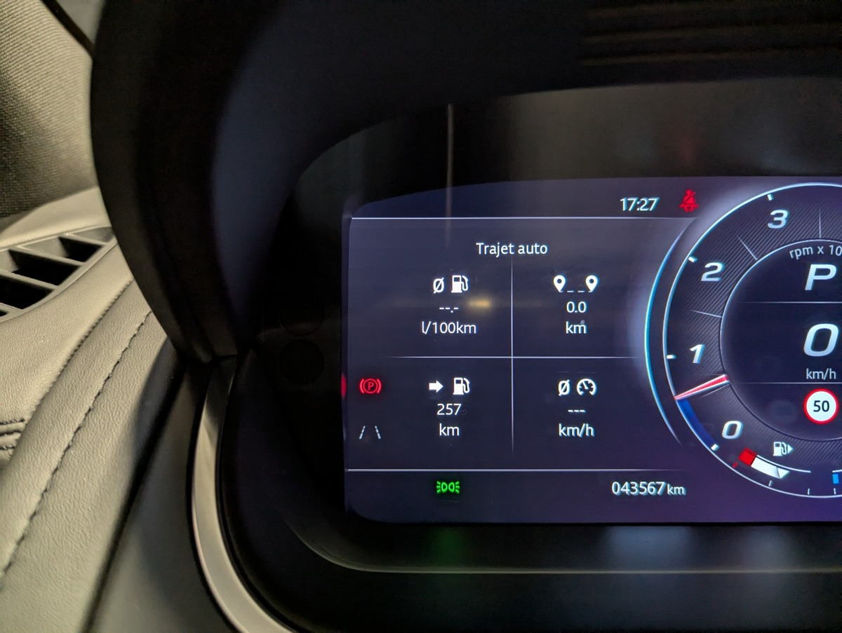 Jaguar F-TYPE R V8 5L 575 ch BVA8 AWD PAS DE MALUS