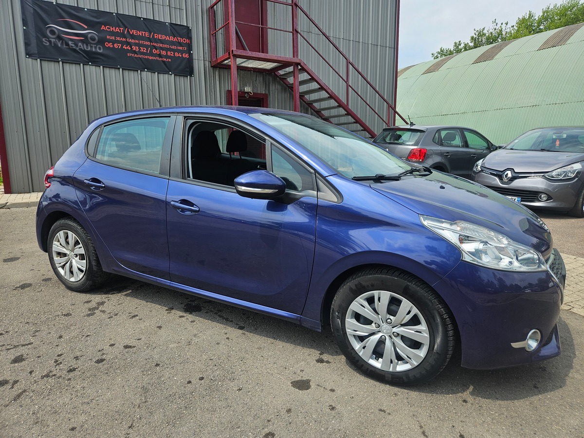 Peugeot 208