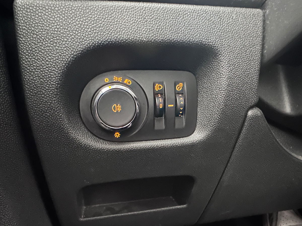 Opel Corsa IV (2) 1.0 65 COOL LINE 3P Garantie 12 mois