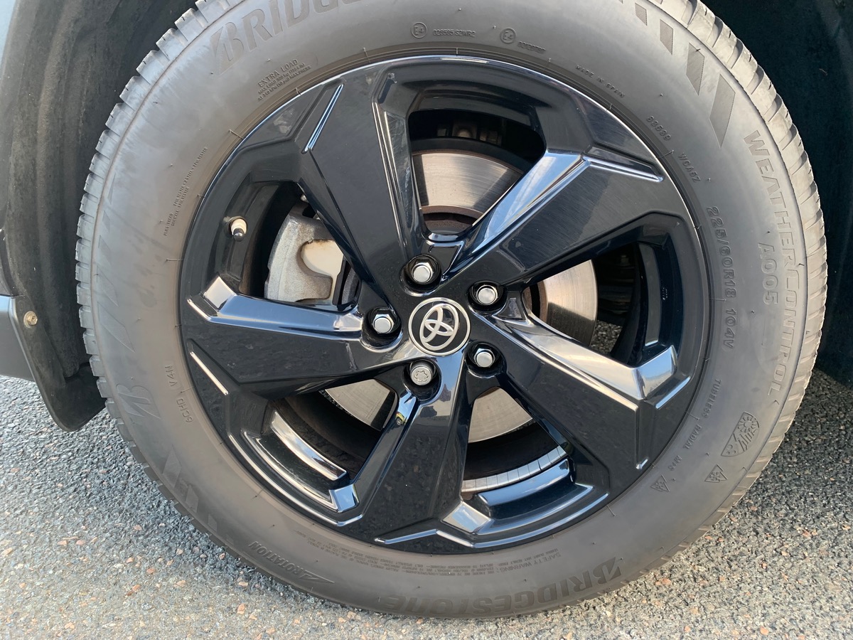 Toyota RAV4 222 ch | AWD | Lounge | Caméra vue 360° | Cuir | Régulateur de vitesse adaptatif