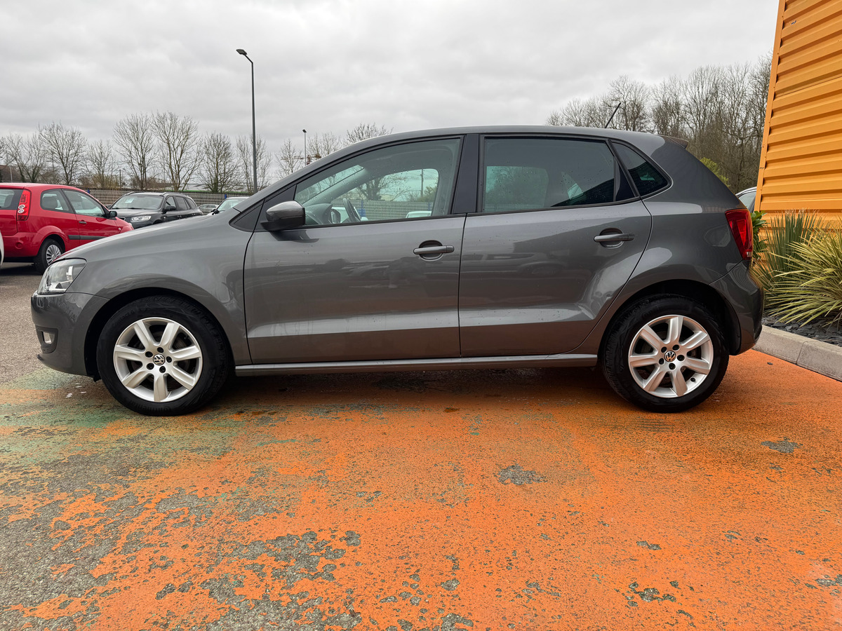 Volkswagen Polo V 5 portes 1.4 i 86 CH VOLANT A DROITE
