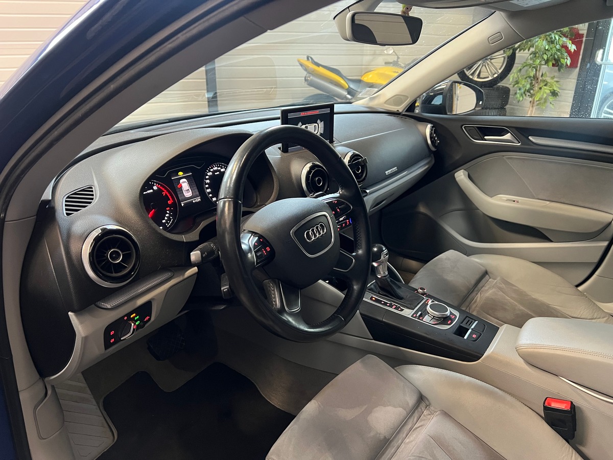 Audi A3 Sedan S-Line 1.8 TFSi Quattro