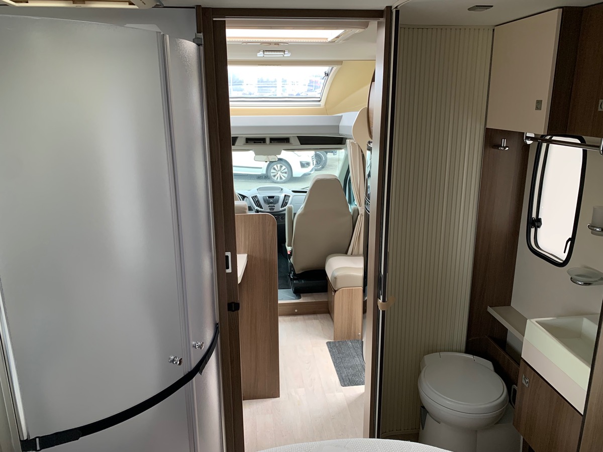 Ford Challenger 155 ch | 2,2 litres | GENESIS 288 EB Profilé | 3 Couchages | Caméra de recul