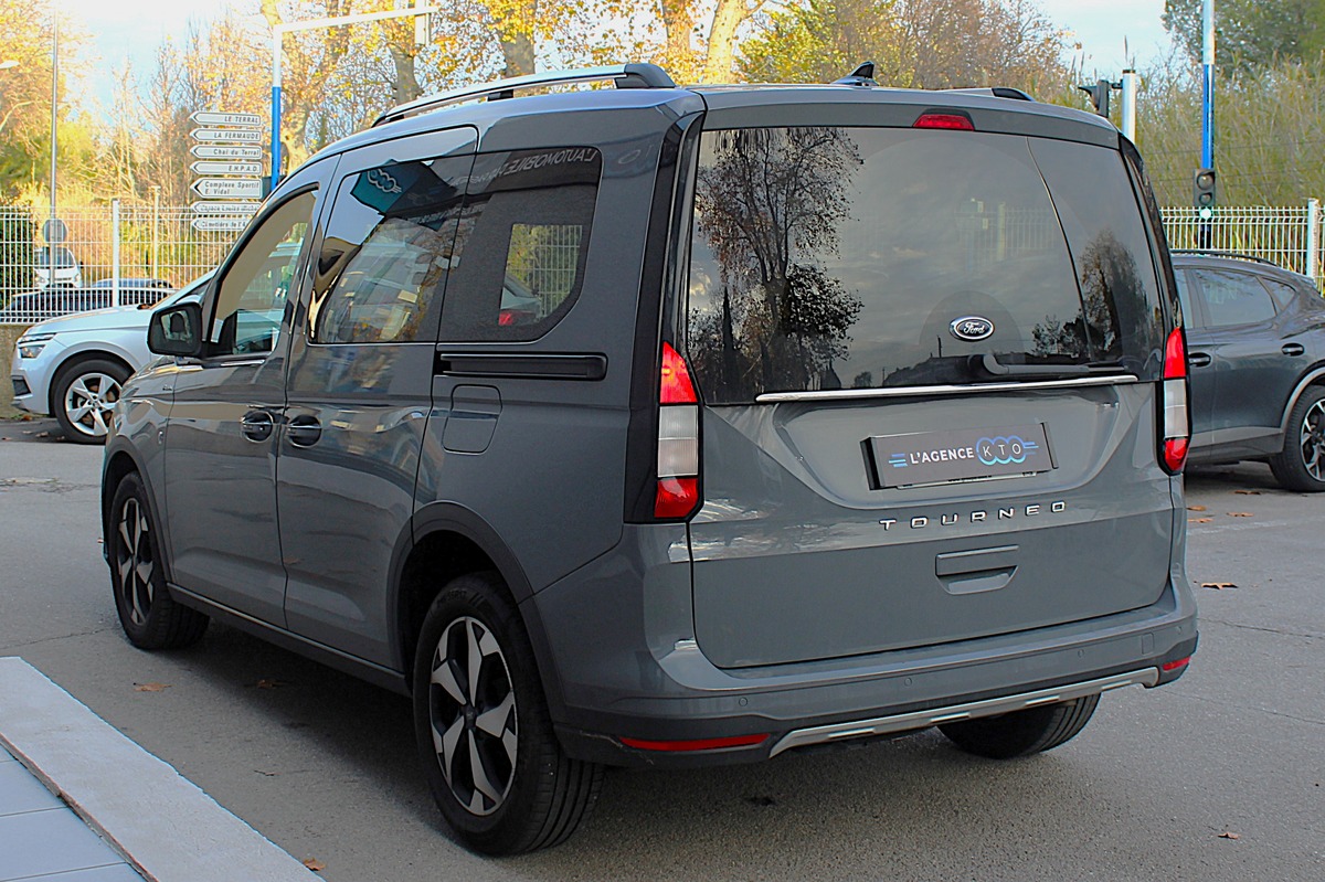 Ford Tourneo CONNECT III 2.0 ECOBLUE 122 ch  ACTIVE DSG 7 - 5 PLACES + CARPLAY