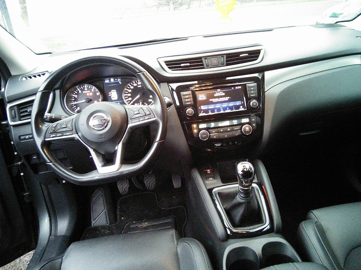 Nissan Qashqai 1.3 DIG-T 140 TEKNA TOIT PANORAMIQUE