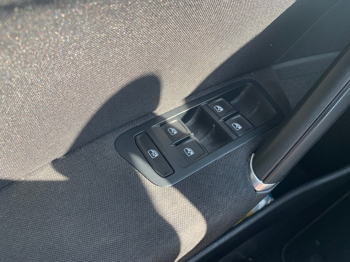 Volkswagen GOLF 7 115 ch | Confortline business | Régulateur adaptatif | Apple car play Android auto
