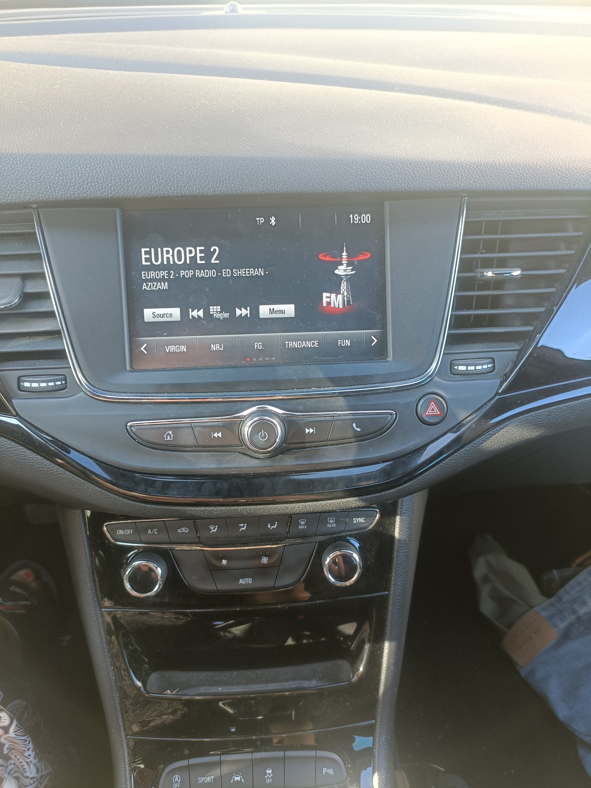 Opel Astra 105 ch | Black edition