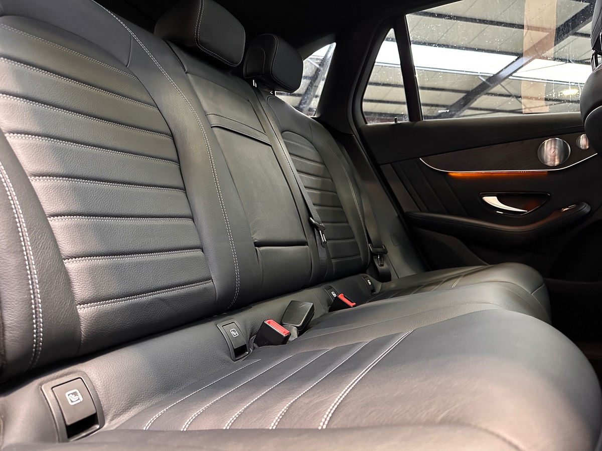 Mercedes-Benz Classe GLC 300 Fascination 4MATIC AMG 9G-Tronic - 1ère Main - Attelage - Options +++