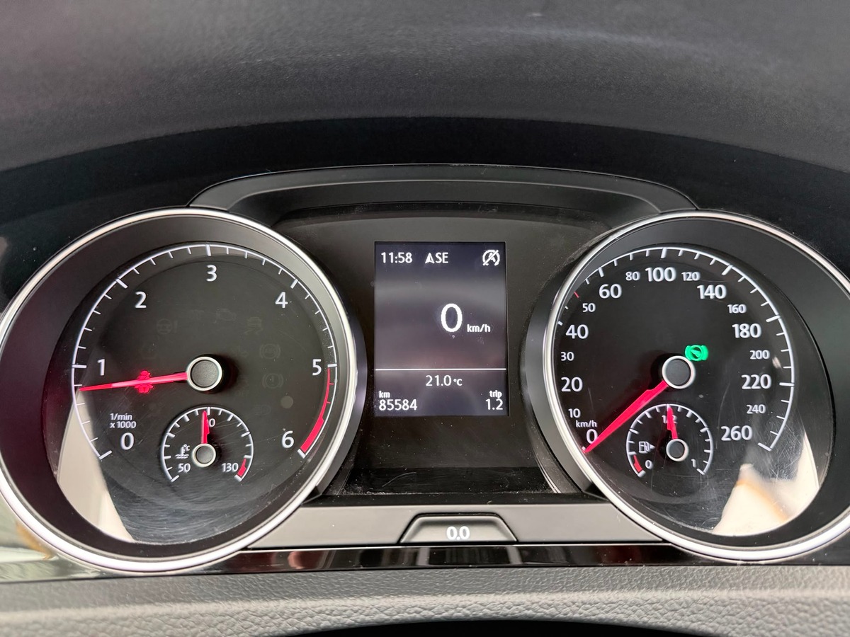 Volkswagen Golf VII 1.6 TDI 105   dsg Carat 09/2013 85.580 kms Première main