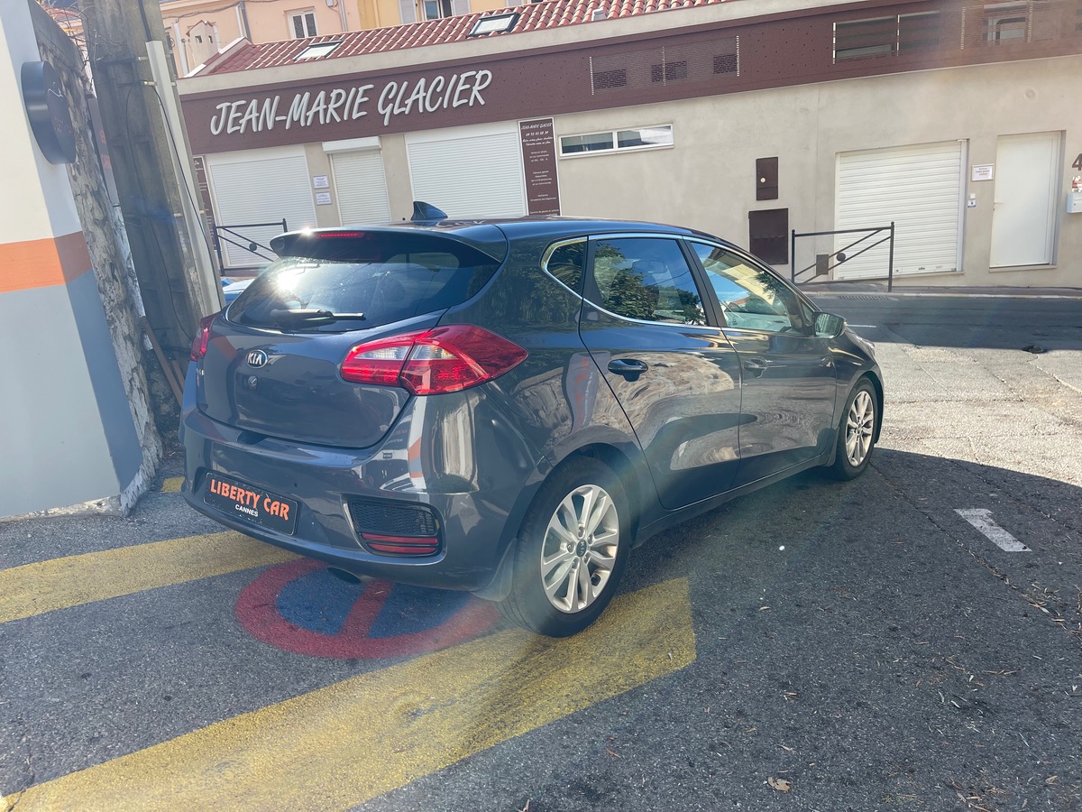 Kia Ceed 1.6 GDI 135 CV / Phase 2 / CarPlay / Caméra / GPS / Km Réel / Boite Auto