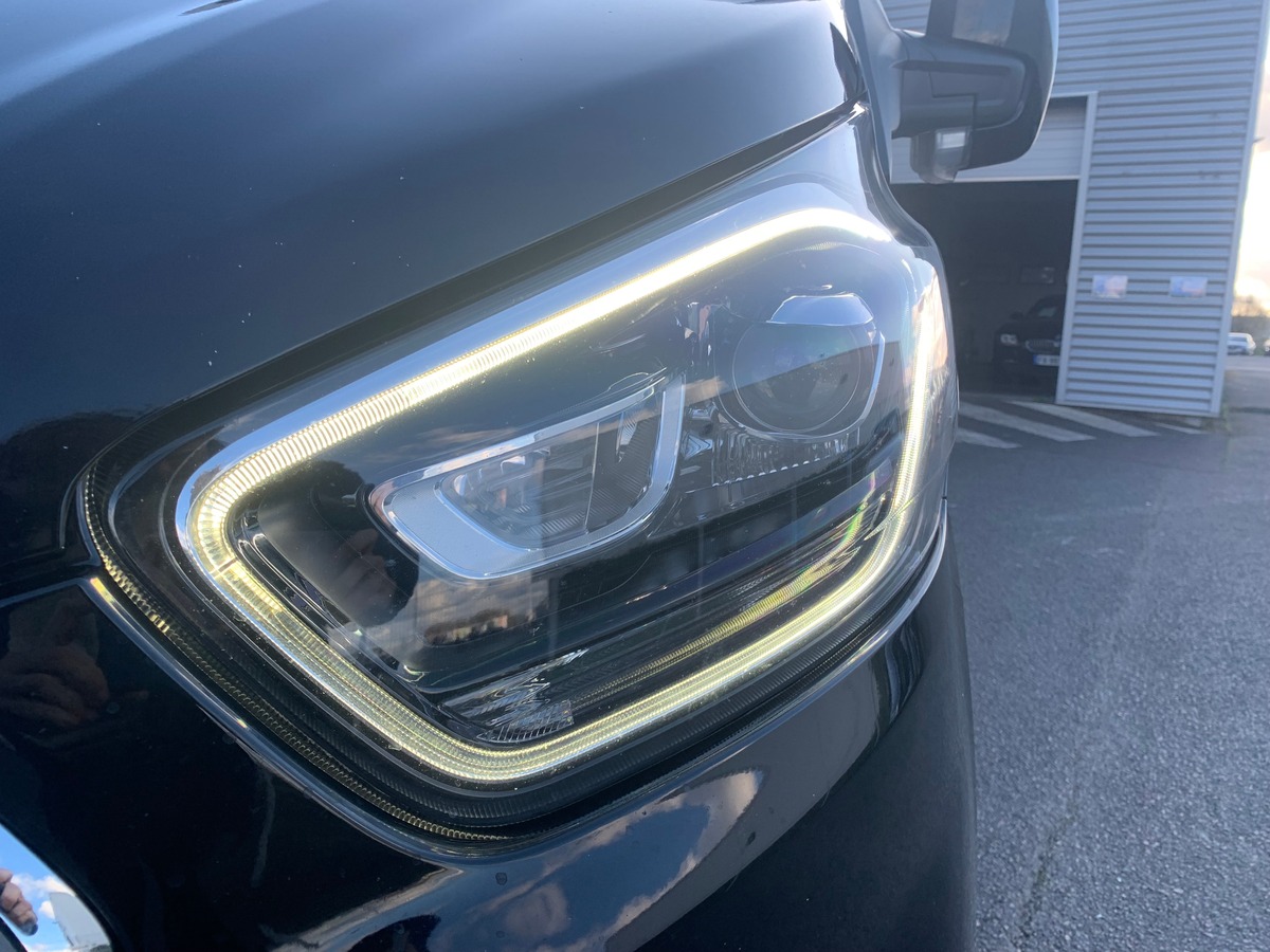 Ford TRANSIT CUSTOM 170 ch | 5 Places | TVA Récupérable