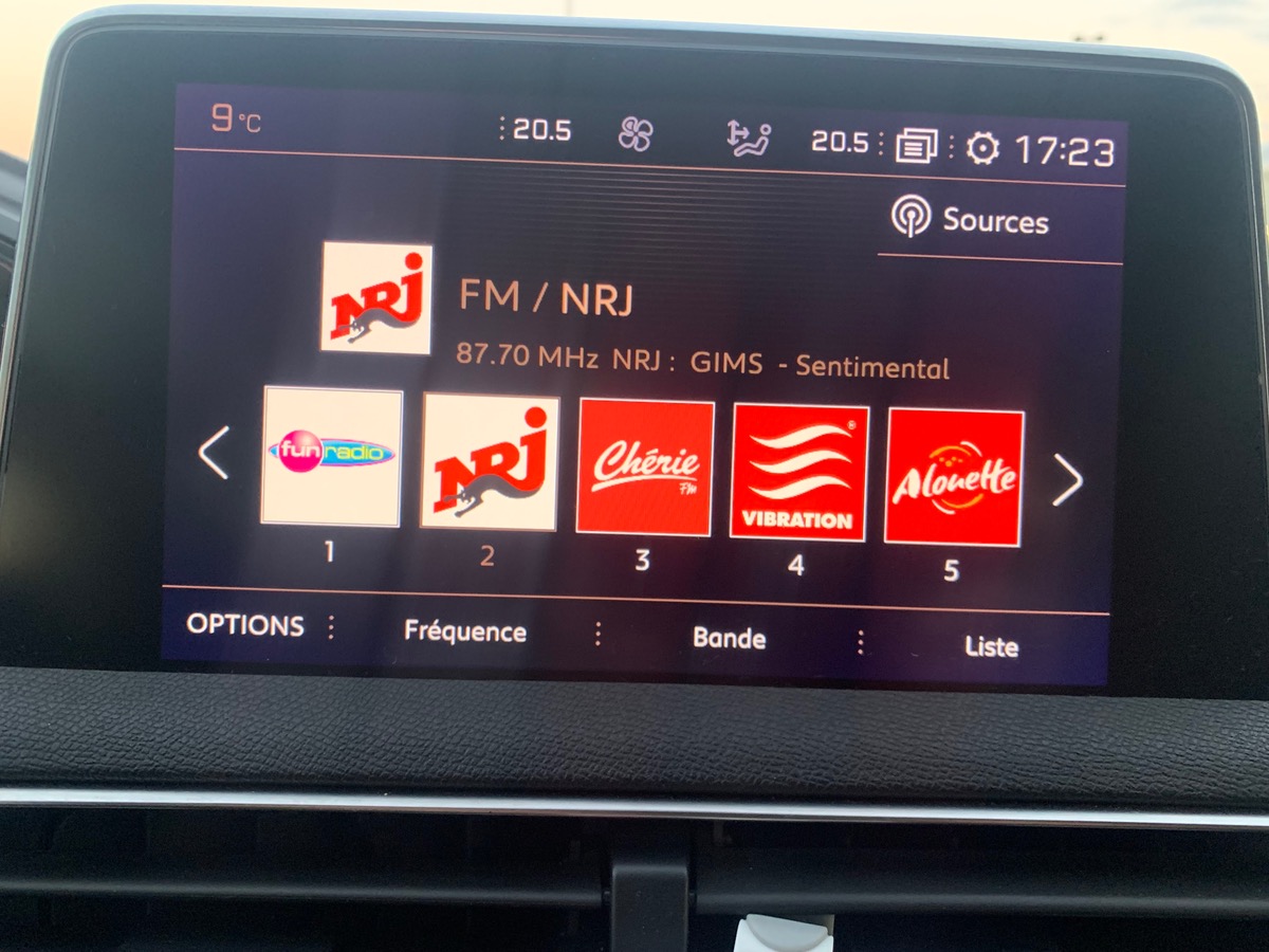 Peugeot 3008 130 | GT LINE | Mirror Screen | Pack City 1 | Full LED Technology | Phares Adaptatifs