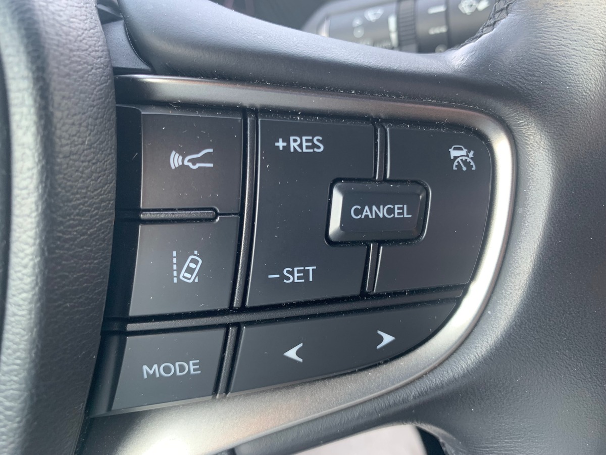 Lexus UX 250 | 185 ch | Luxe Techno | Contrôle angles morts | Caméra recul | Hayon électrique