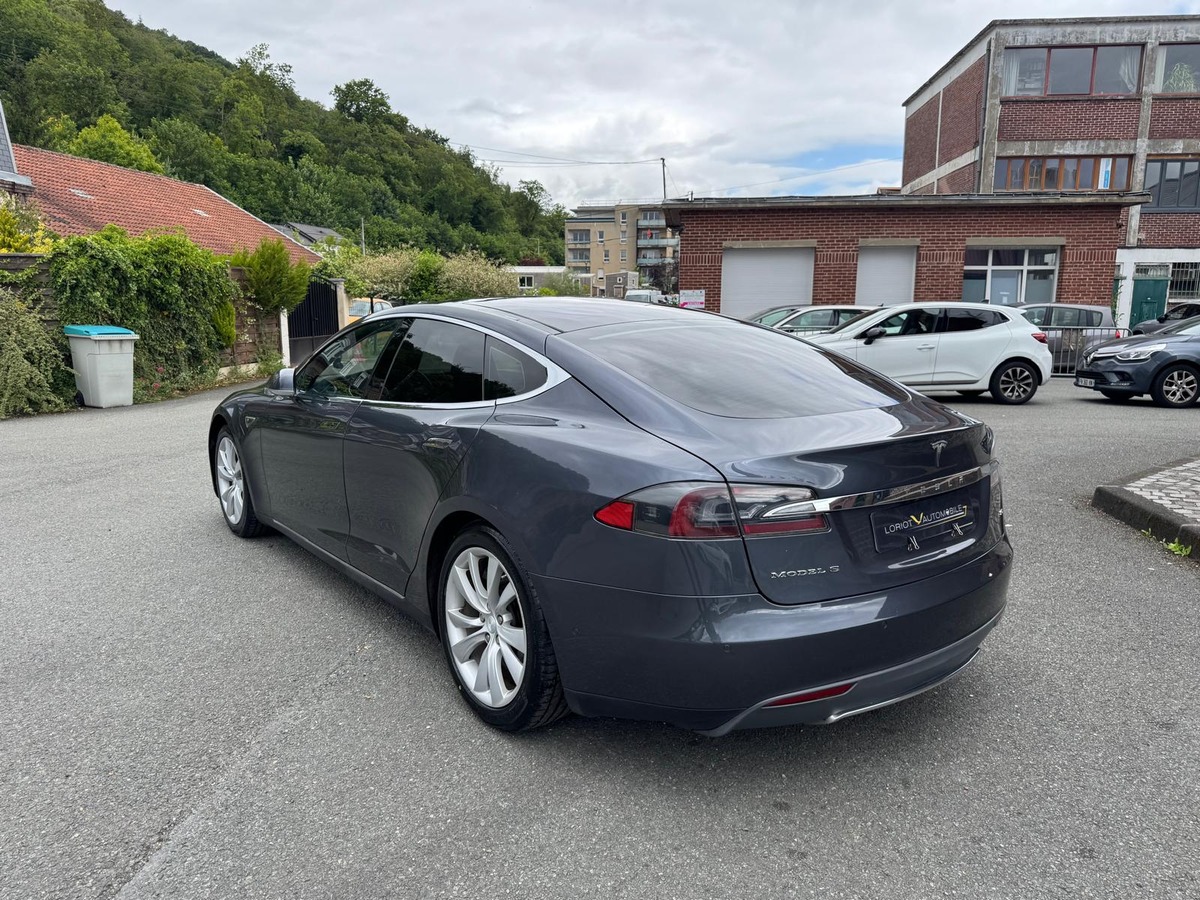 Tesla Model S 85 367CV 7 places - Recharge gratuite à vie