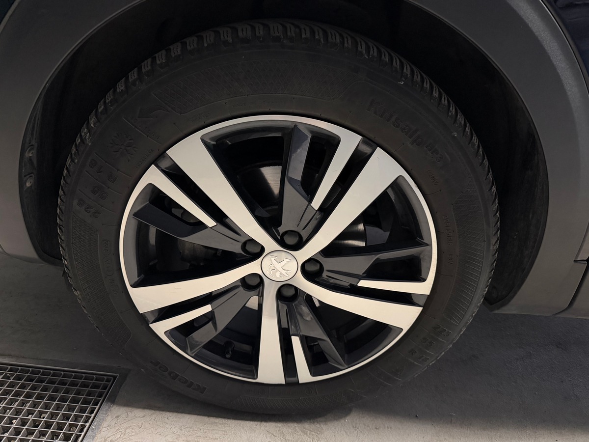 Peugeot 3008 1.5 hdi Allure Cock Pit / Hayon Electrique / Carplay Android / Caméra de Recul