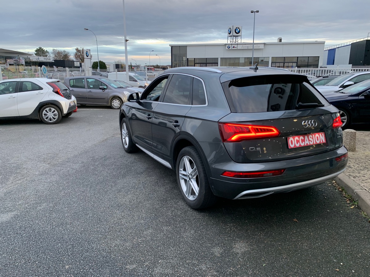Audi Q5 190 ch | S-line | Virtual Cockpit | Caméra de recul | Coffre électrique | Attelage
