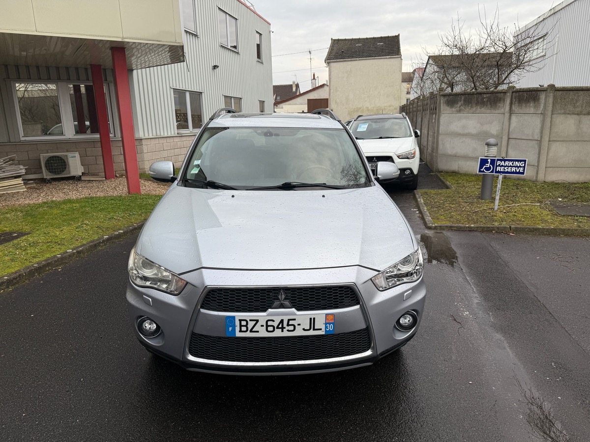 Mitsubishi Outlander 2.2 DI-D 177 CV intense 7 places 4XCBLue