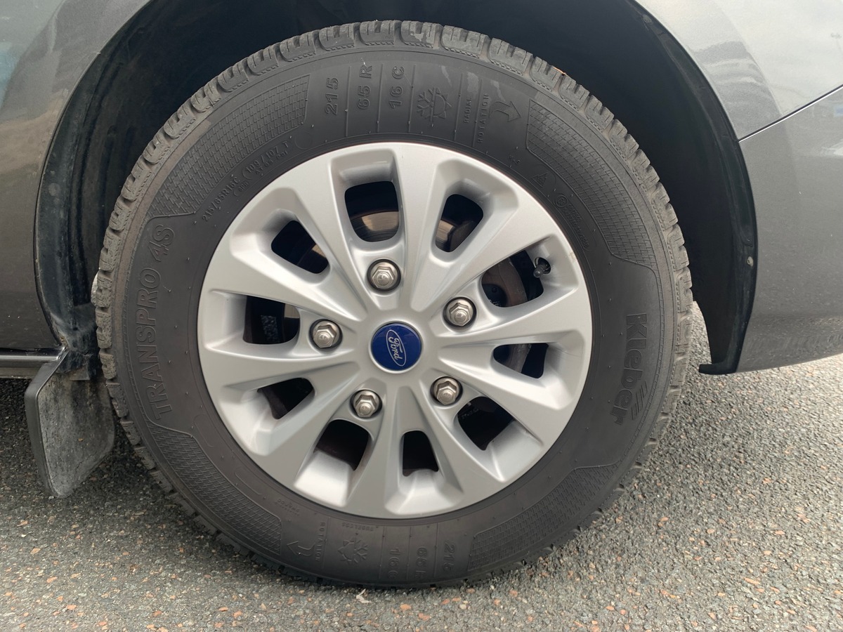 Ford TRANSIT CUSTOM 130 ch | L1H1 Trend Business | 3 Places | Caméra recul | Attelage | Roue secours