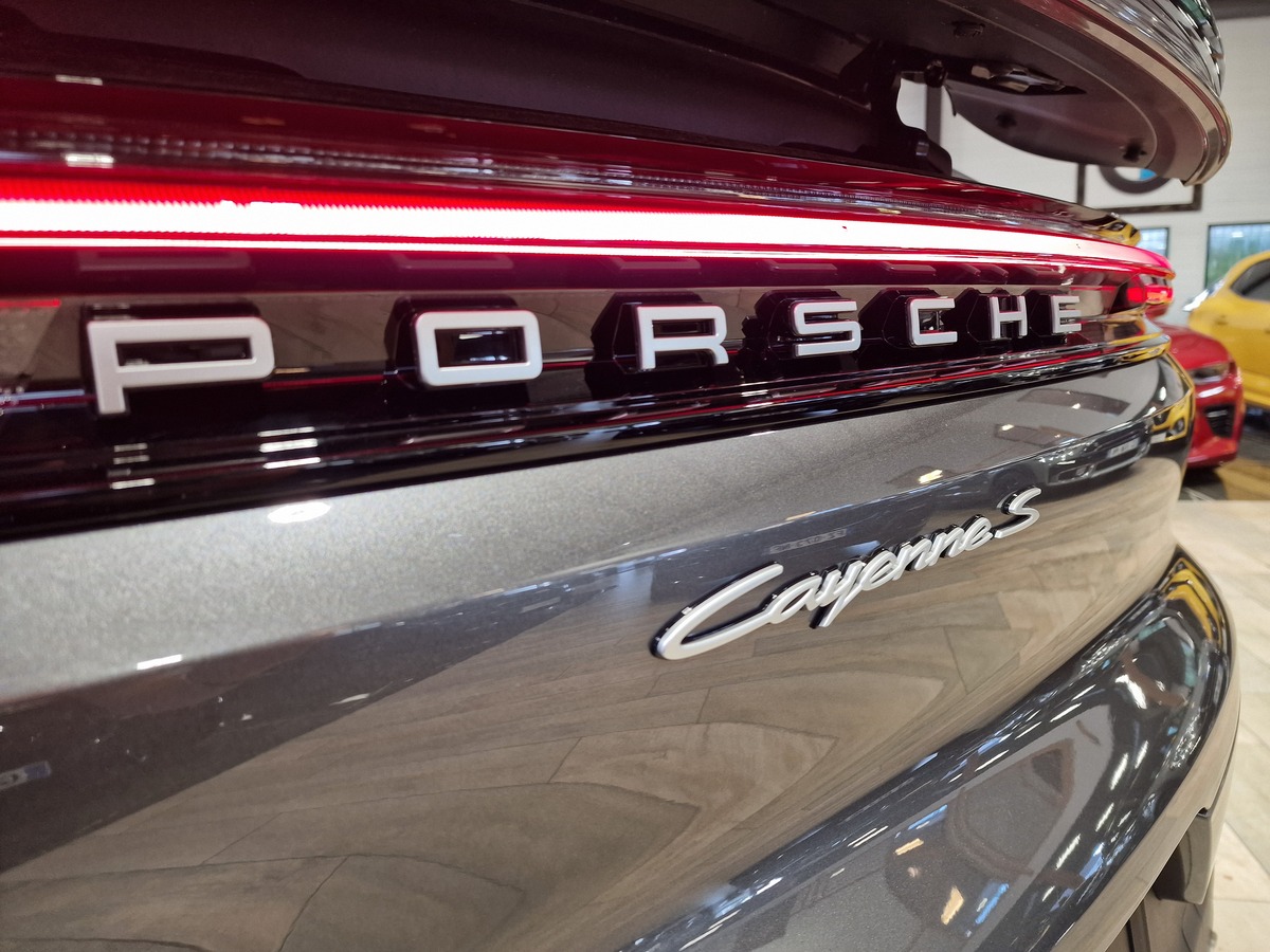Porsche Cayenne Coupé III (2) 3.0 S E-HYBRID V6 519 FRANCAIS CP ORLEANS D