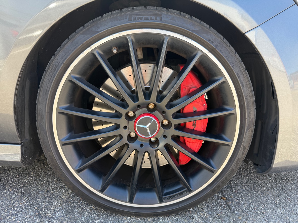 Mercedes-Benz A 45 AMG 4MATIC 2.0L 381cv 7G-DCT, Échappement performance, Suspension pilotée