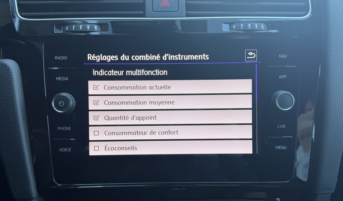 Volkswagen Golf VII - TCR / CarVertical / Echappement Akrapovic / Apple Carplay / Caméra