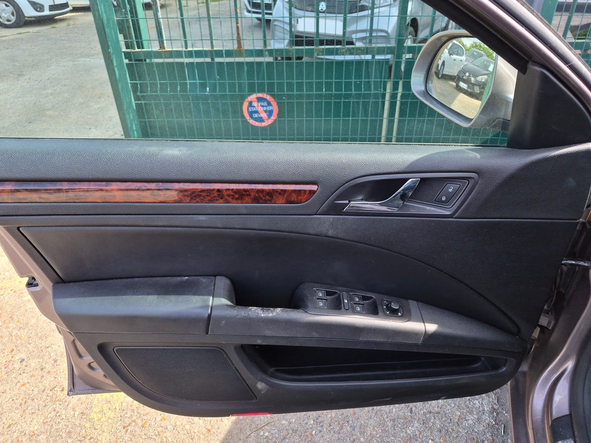 Skoda Superb Combi II 2.0 TDI 170 CR FAP PRAHA DSG