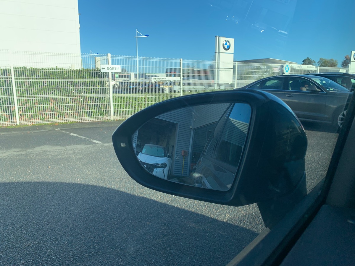 Volkswagen Touran 110 ch | 7 Places | Attelage | GPS | Radar de Stationnement Avant et Arriére