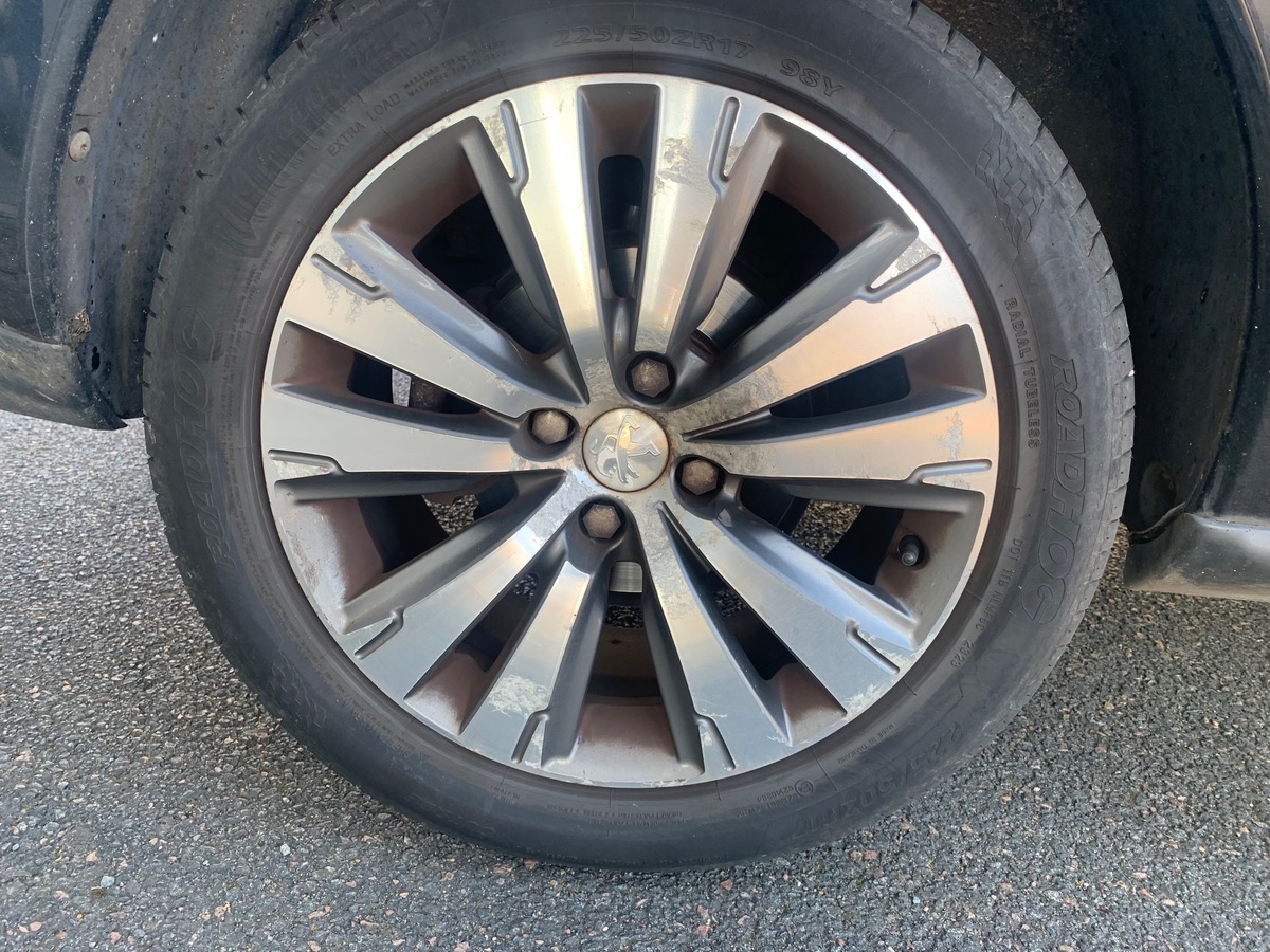 Peugeot 3008 115 ch | ACTIVE | GPS | Radar stationnement arriére | Toit Panoramique | Bluetooth
