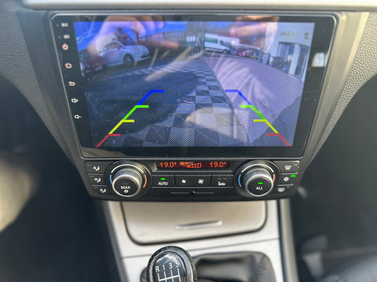 Bmw Série 1 LCI 118d 2.0 d 143 cv CLIMATISATION AUTO - CAMERA DE RECUL - CARPLAY