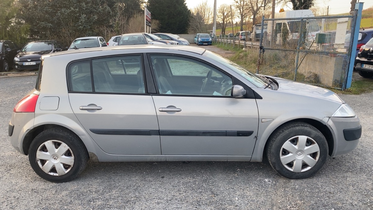 RENAULT Megane 1.5 dci 80cv 240000km petit prix 