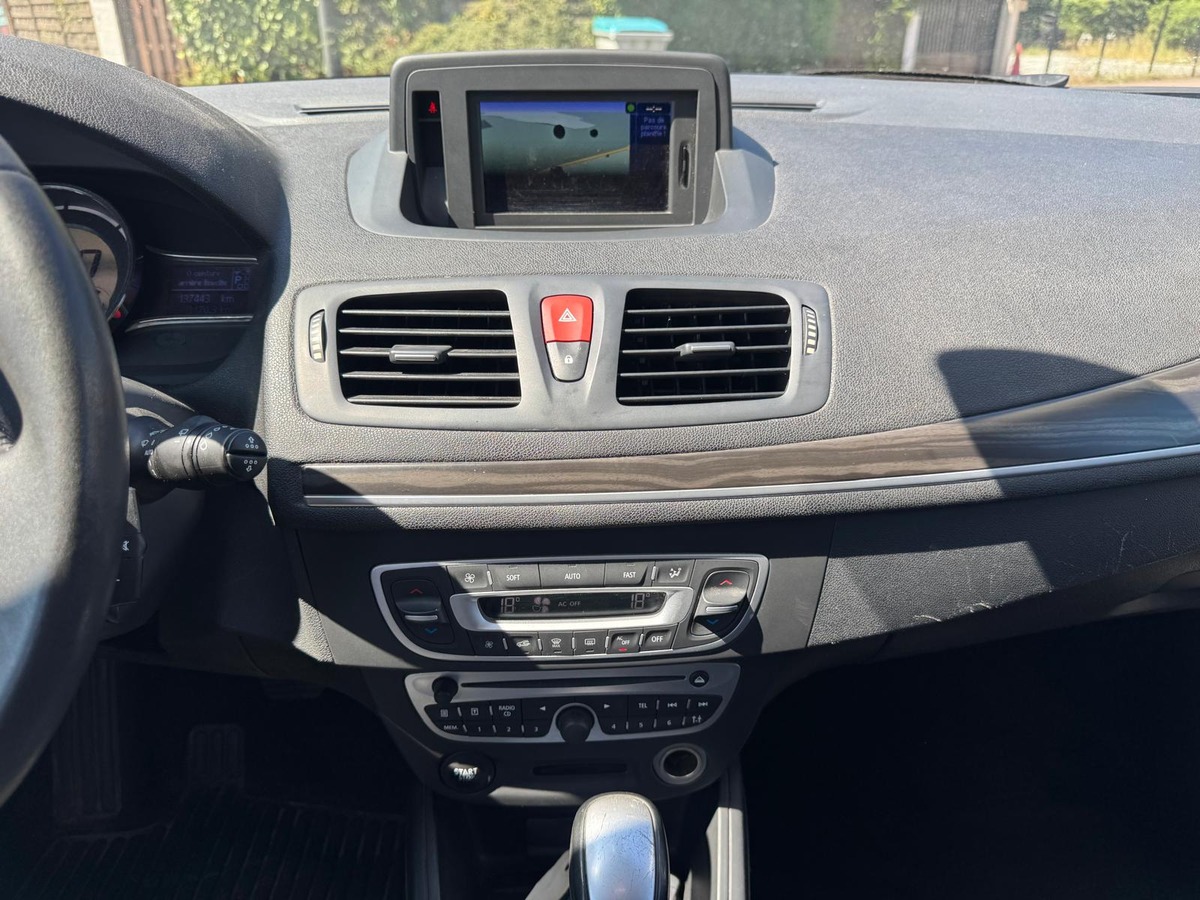 RENAULT Megane 3 2.0 i 16V CVT-BVA 140 Privilège - boite automatique - Garantie
