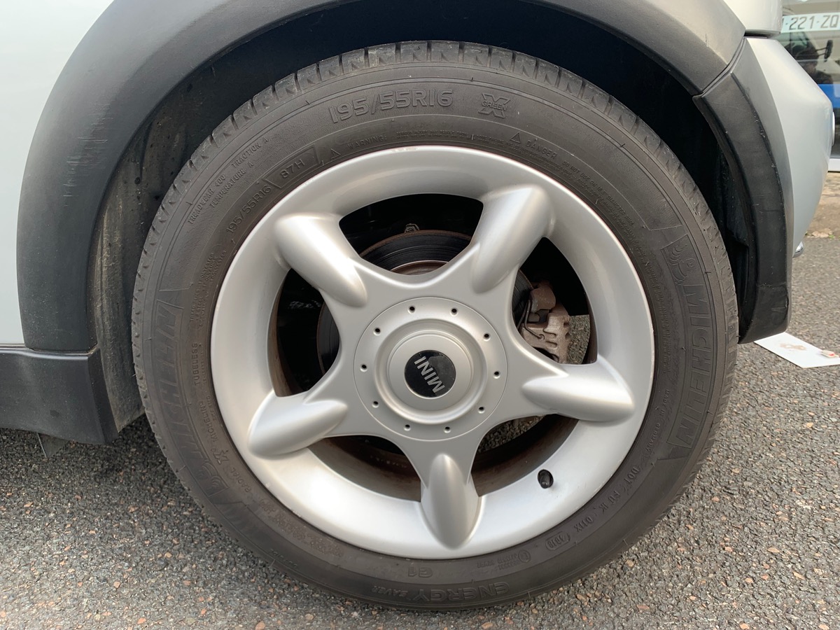 Mini Cooper 112 ch | GPS | Boite automatique | Sellerie cuir | Radar de recul | Régulateur vitesse