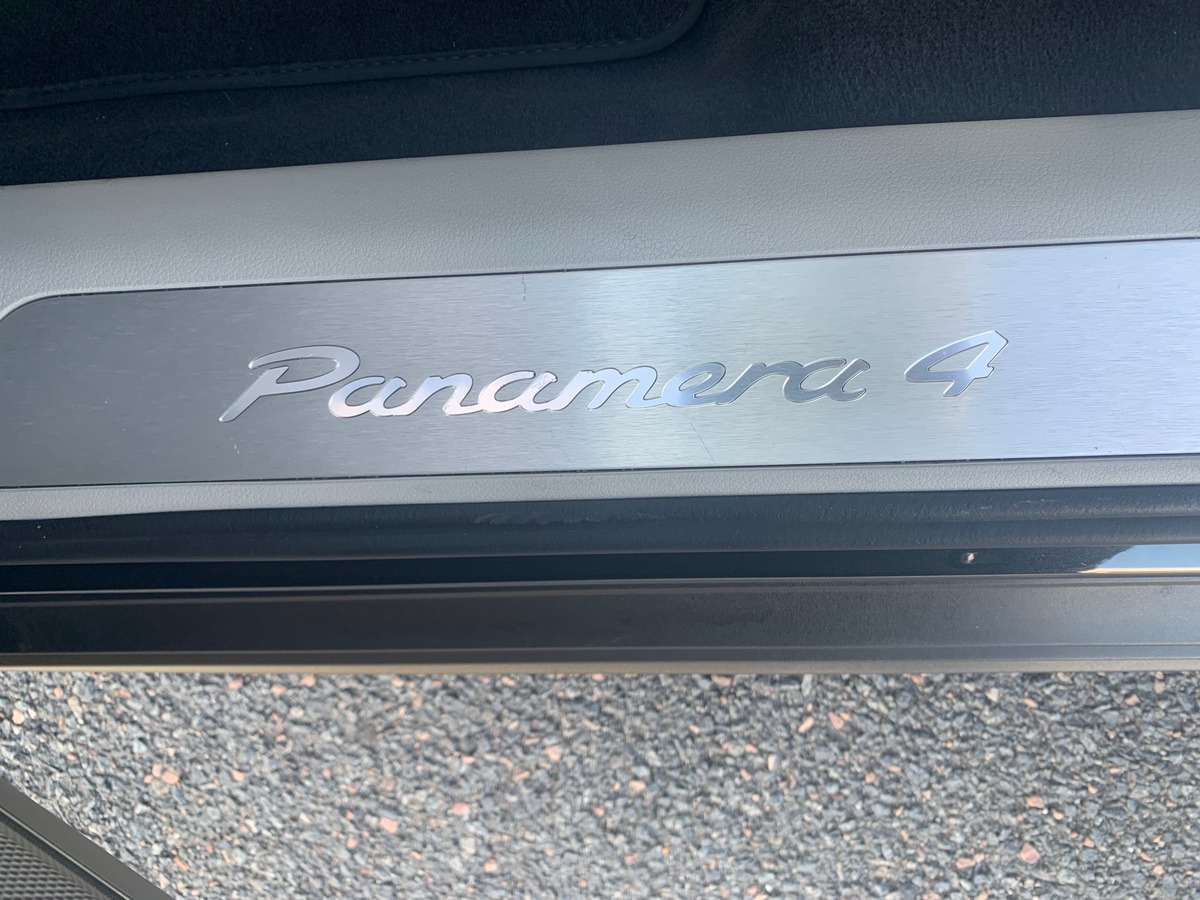Porsche Panamera 462 | V6 | 4 E-HYBRID | Caméra | Apple car play | GPS | GARANTIE PORSCHE APPROVED